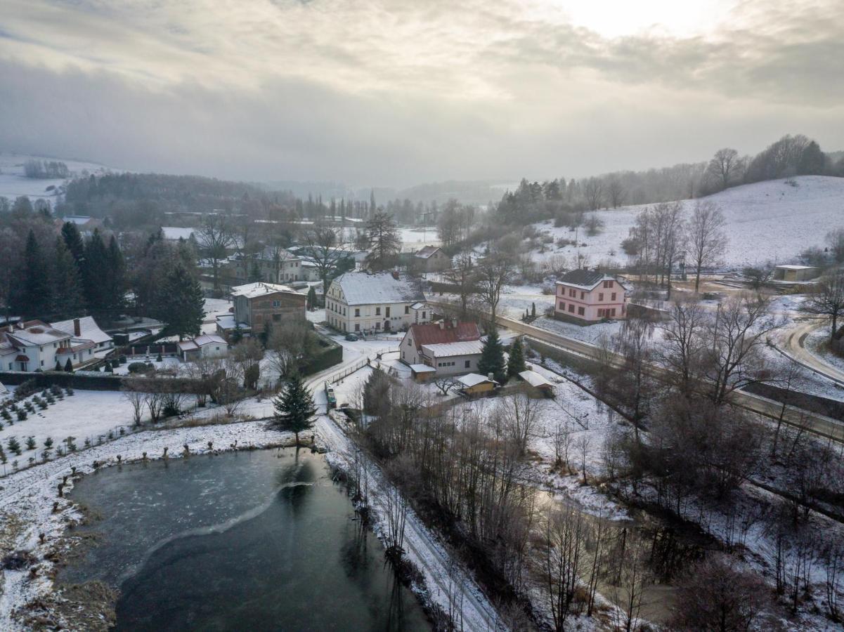 Apartment Ve Mlyne Teplice nad Metuji Luaran gambar