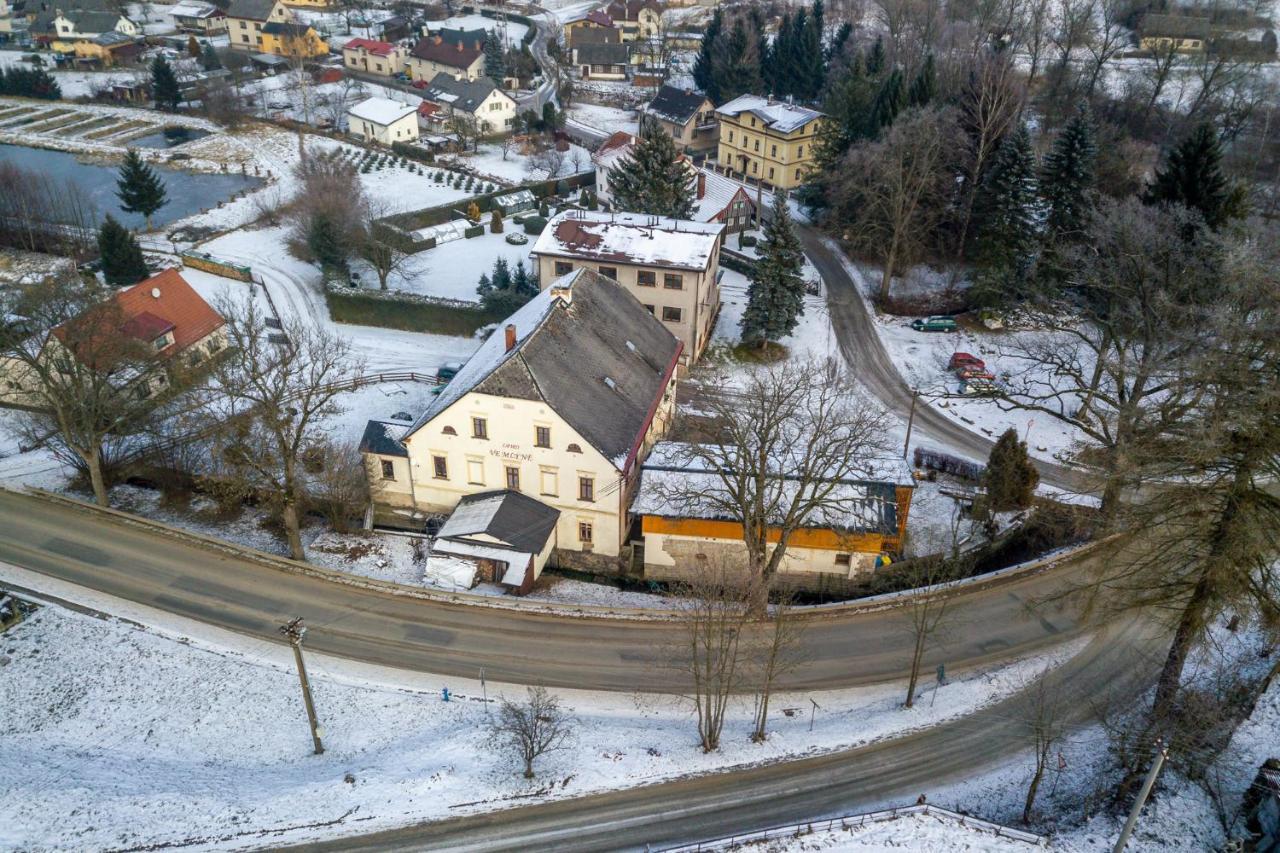 Apartment Ve Mlyne Teplice nad Metuji Luaran gambar